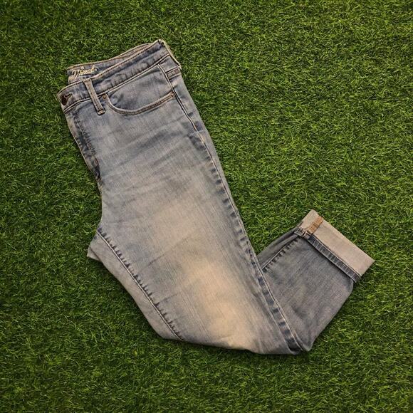 Universal Thread Denim - Women's Light Wash Universal Thread Cuffed Capri Denim